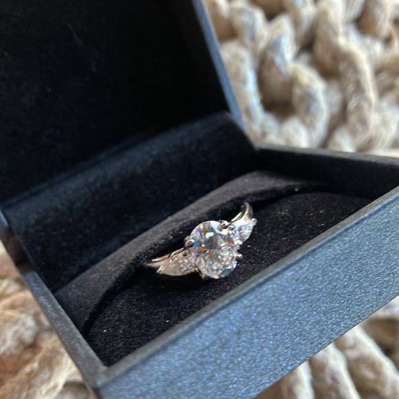 QVC Moissanite 1.45ct 3 stone silver ring size 7 - Picture 3 of 12